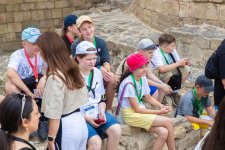 Ukrainian children explore Azerbaijan's Baku on special sightseeing tour (PHOTO)