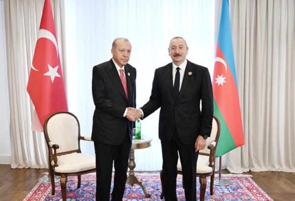 President Ilham Aliyev makes phone call to President of Türkiye