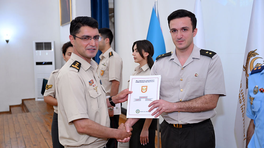 Azerbaijan Army holds graduation ceremony of courses organized in various foreign languages (PHOTO)