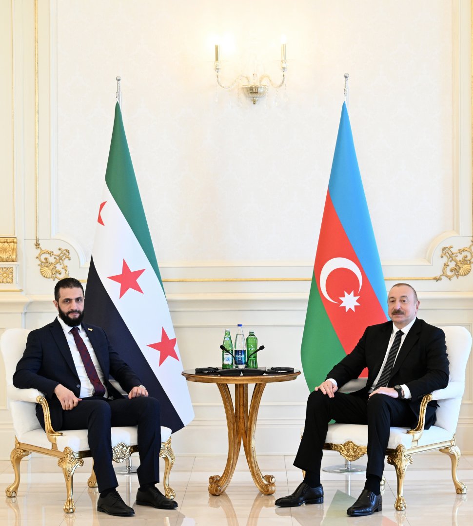 President Ilham Aliyev holds expanded meeting with Transitional President of Syria (PHOTO)