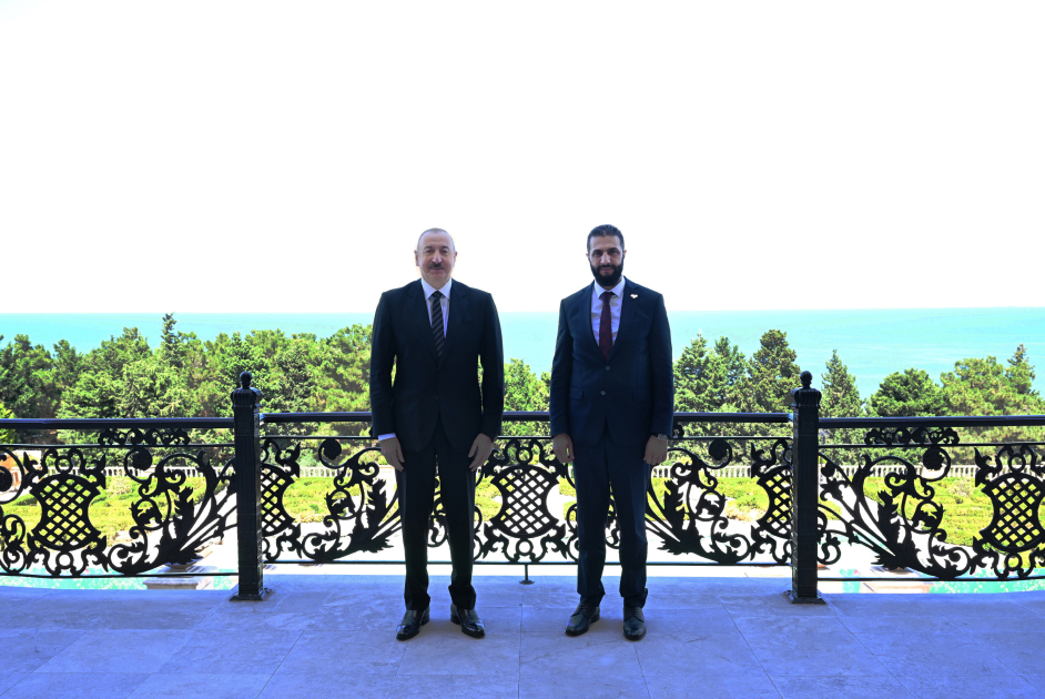 President Ilham Aliyev holds expanded meeting with Transitional President of Syria (PHOTO)