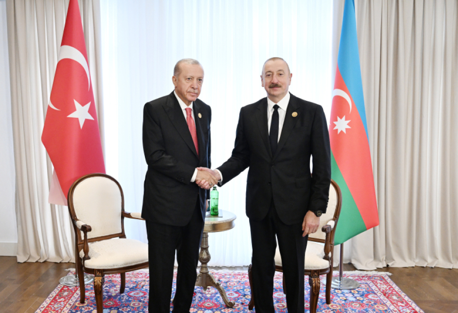 President Ilham Aliyev makes phone call to President of Türkiye