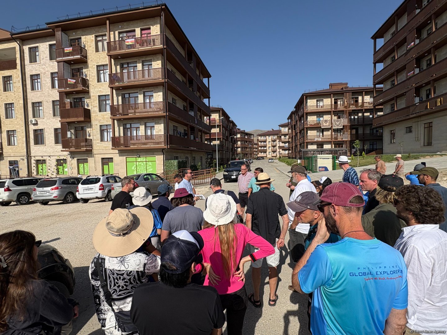 Foreign voyagers going to Azerbaijani Jabrayil, making beeline for its hidden gems (PHOTO)