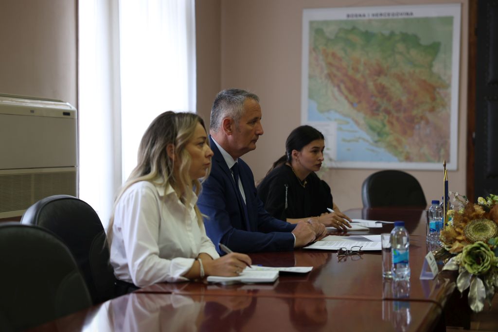 Bosnian minister hails UK as key strategic partner (PHOTO)