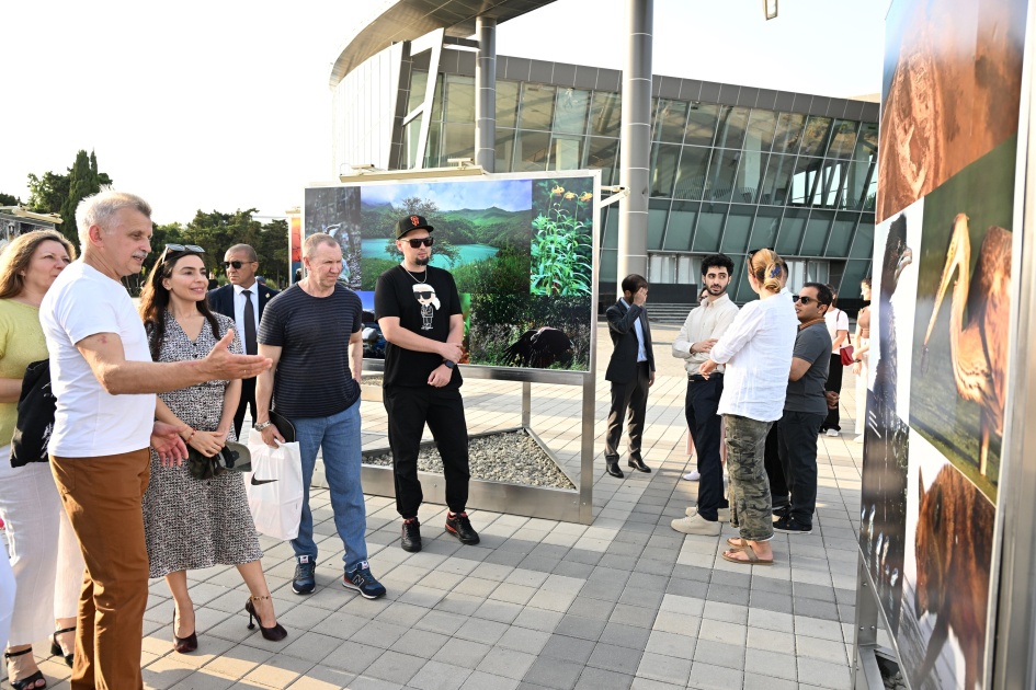 Heydar Aliyev Foundation VP Leyla Aliyeva attends opening of photo exhibition dedicated to 100th anniversary of environmental protection in Azerbaijan (PHOTO)