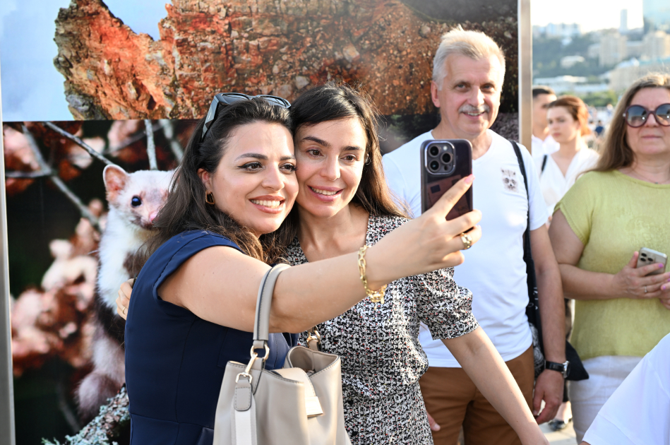 Heydar Aliyev Foundation VP Leyla Aliyeva attends opening of photo exhibition dedicated to 100th anniversary of environmental protection in Azerbaijan (PHOTO)