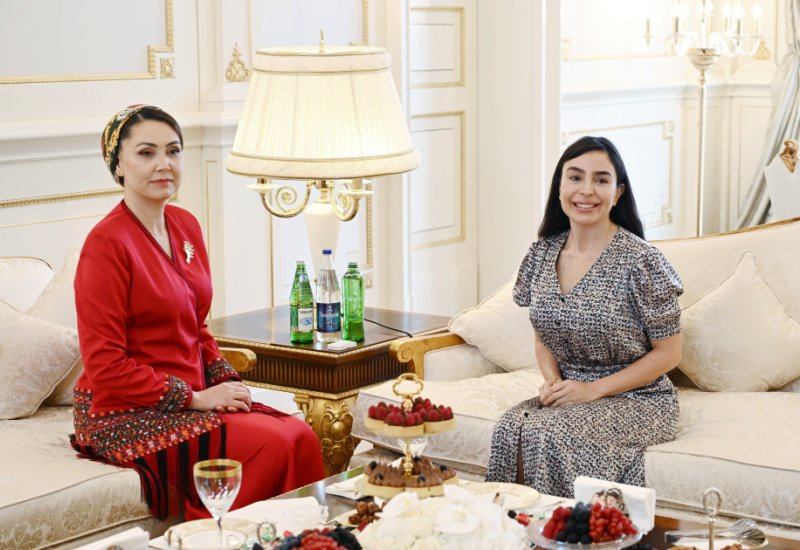 Heydar Aliyev Foundation VP Leyla Aliyeva meets with daughter of Chairman of Halk Maslahaty of Turkmenistan Oguljahan Atabayeva (PHOTO)
