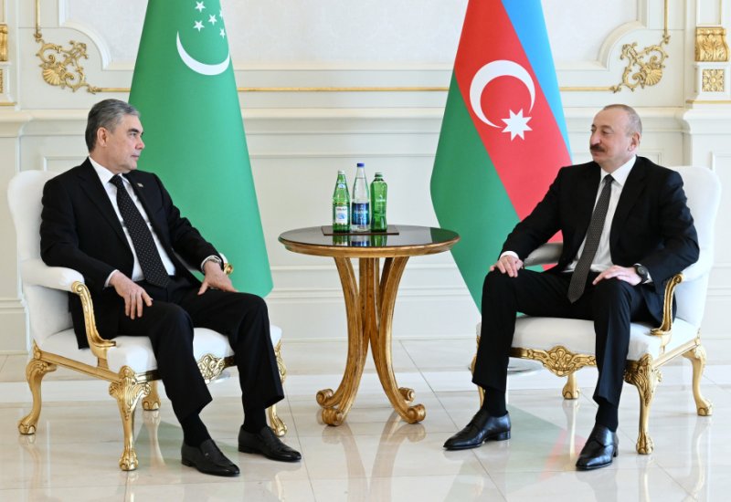 President Ilham Aliyev, Chairman of Halk Maslahaty of Turkmenistan hold meeting (PHOTO)