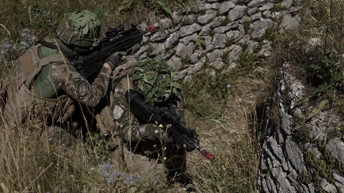 Slovenian Armed Forces conduct tactical field exercise for officer cadets (PHOTO)