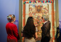 Daughter of Chairman of Halk Maslahaty of Turkmenistan visits Heydar Aliyev Center (PHOTO)