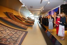 Daughter of Chairman of Halk Maslahaty of Turkmenistan, visits Azerbaijan National Carpet Museum (PHOTO)