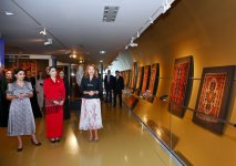 Daughter of Chairman of Halk Maslahaty of Turkmenistan, visits Azerbaijan National Carpet Museum (PHOTO)
