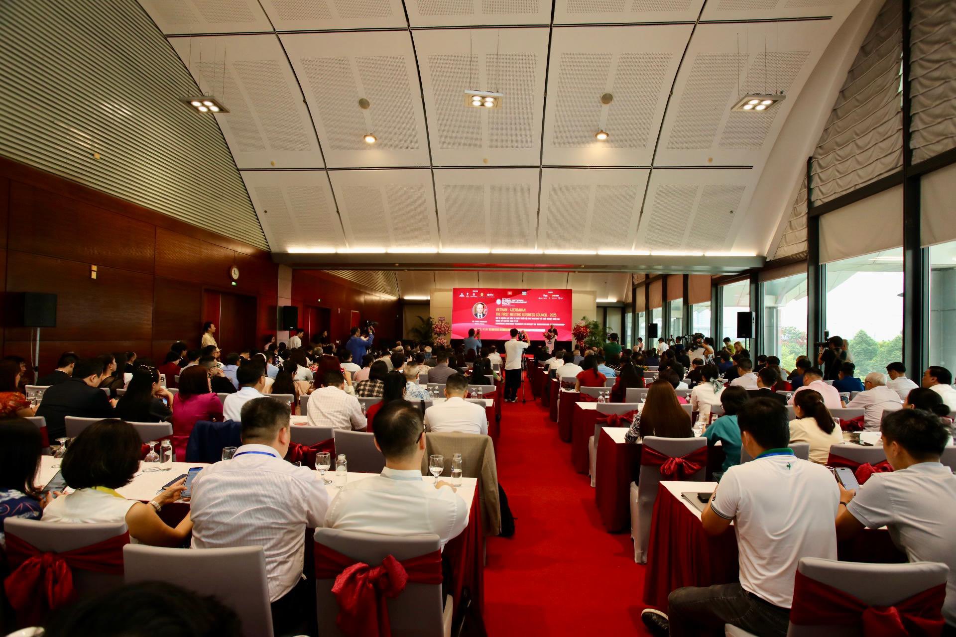 Azerbaijan, Vietnam sign MoU on renewable energy cooperation (PHOTO)