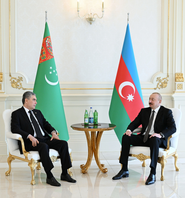 President Ilham Aliyev, Chairman of Halk Maslahaty of Turkmenistan hold meeting (PHOTO/VIDEO)