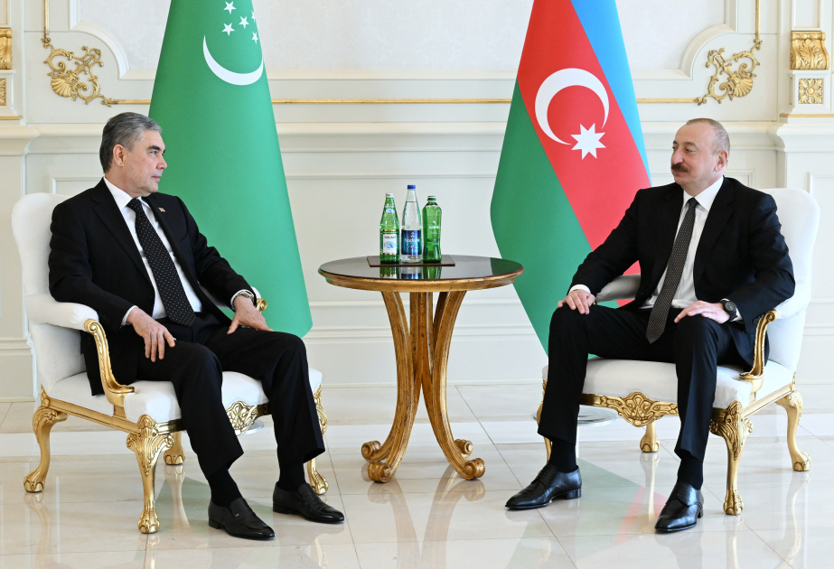 President Ilham Aliyev, Chairman of Halk Maslahaty of Turkmenistan hold meeting (PHOTO/VIDEO)