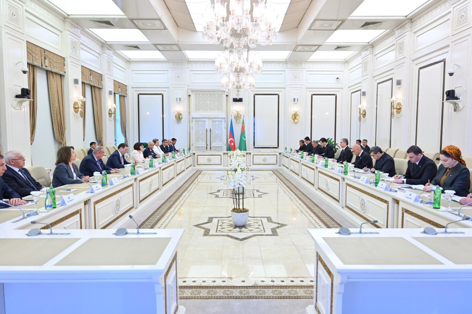 Azerbaijan, Turkmenistan forge stronger political, economic, and humanitarian co-op (PHOTO)
