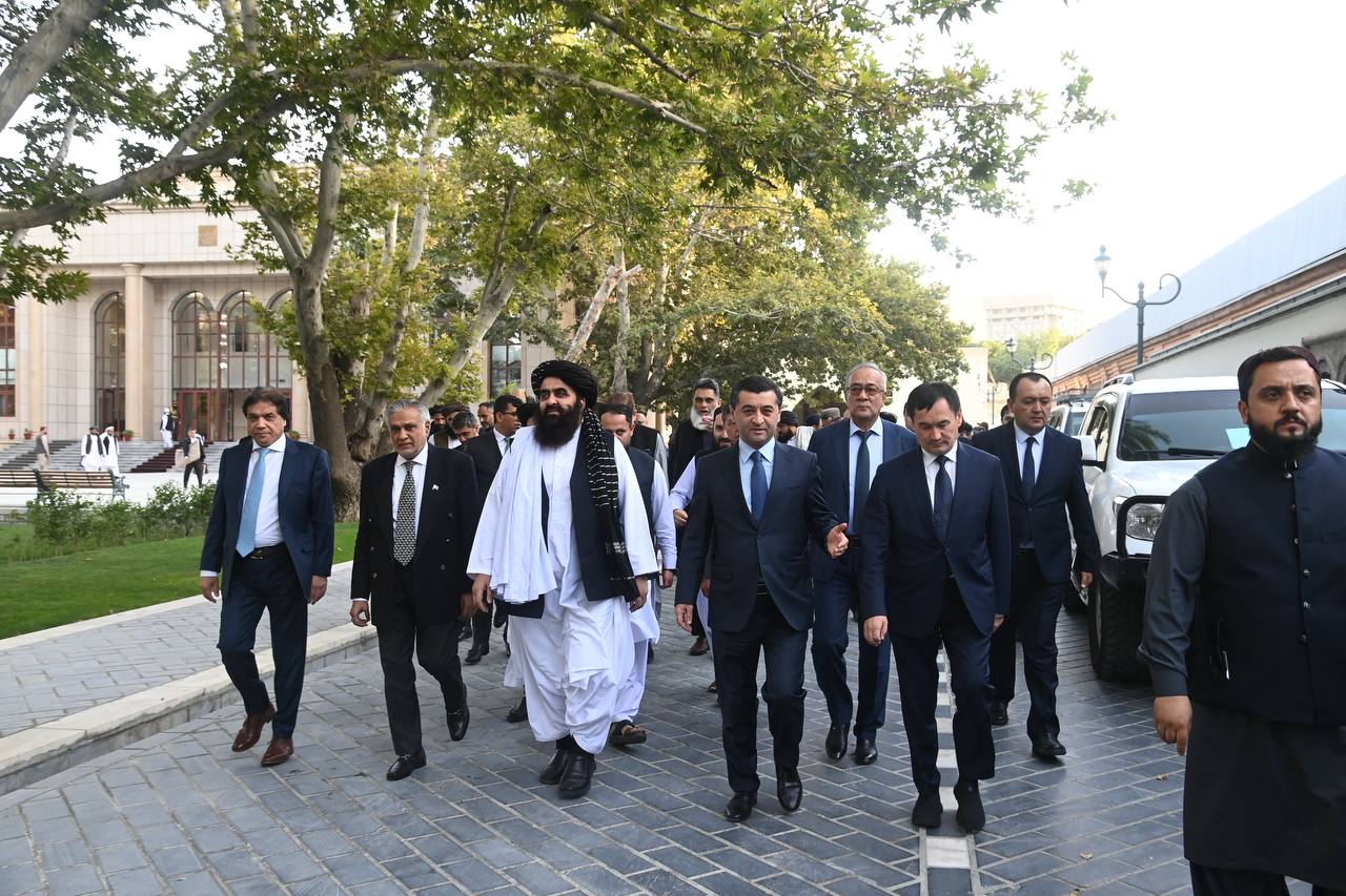 Uzbekistan, Afghanistan and Pakistan sign agreement on Trans-Afghan Railway project (PHOTO)