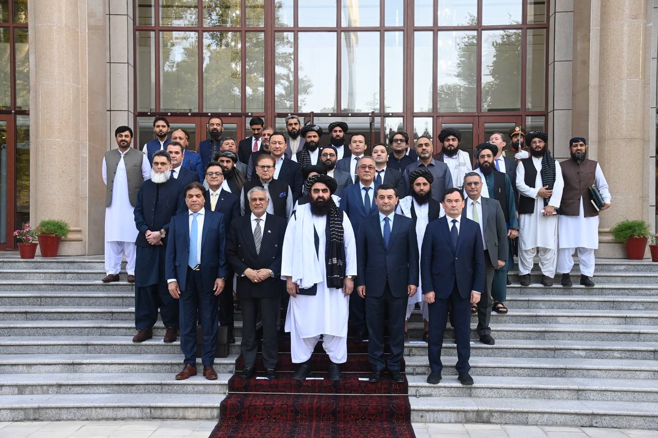 Uzbekistan, Afghanistan and Pakistan sign agreement on Trans-Afghan Railway project (PHOTO)