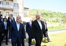 Residents of Shusha warmly greet President Ilham Aliyev and Gurbanguly Berdimuhamedov (PHOTO)