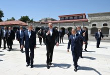 President Ilham Aliyev and Chairman of Turkmenistan’s Halk Maslahaty view bullet-riddled monuments of Natavan, Bulbul, and Uzeyir Hajibeyli in Shusha (PHOTO)