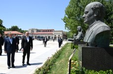 President Ilham Aliyev and Chairman of Turkmenistan’s Halk Maslahaty view bullet-riddled monuments of Natavan, Bulbul, and Uzeyir Hajibeyli in Shusha (PHOTO)