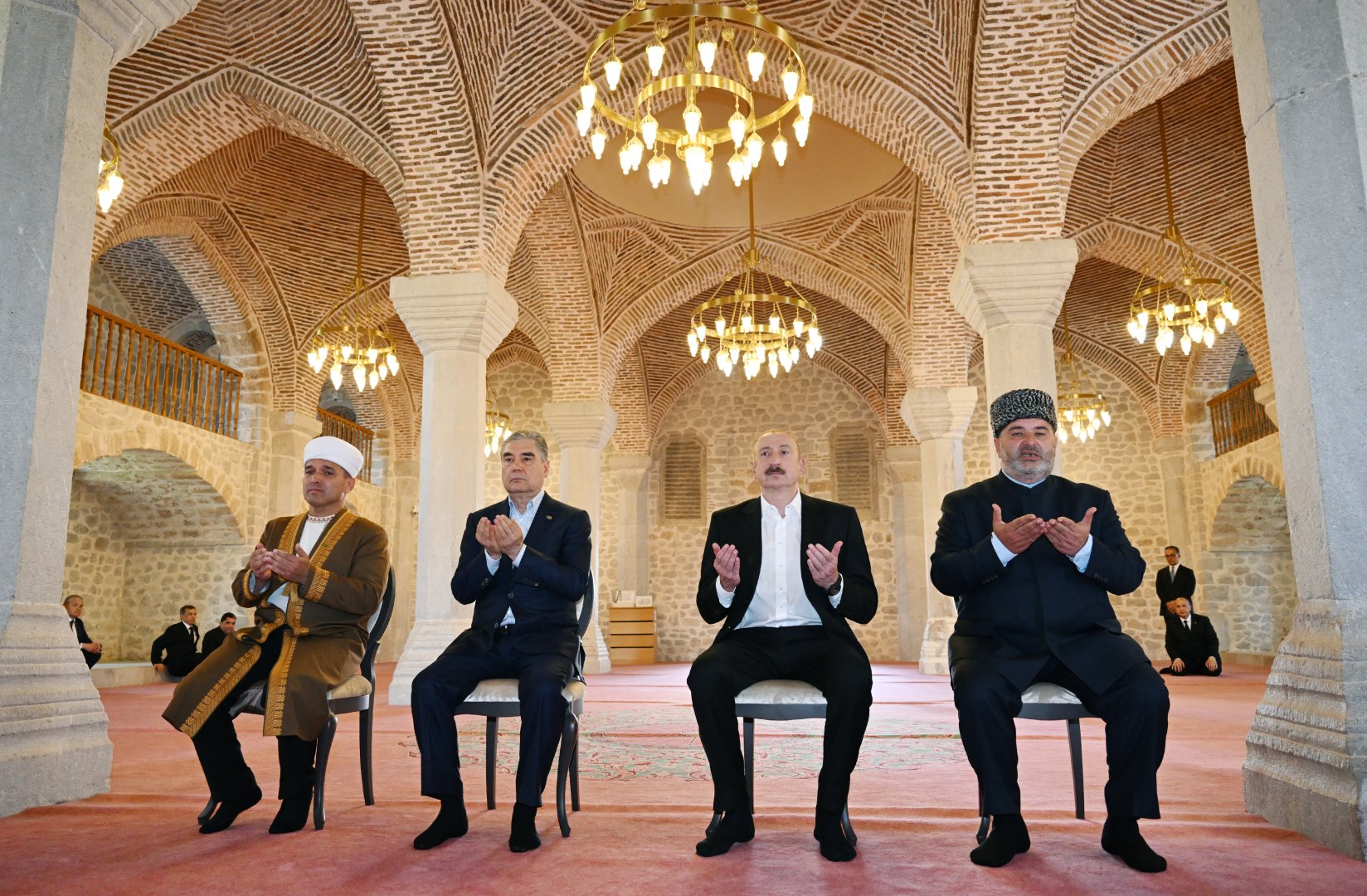 President Ilham Aliyev, Chairman of Turkmenistan’s Halk Maslahaty visit Yukhari Govhar Agha Mosque in Shusha (PHOTO)
