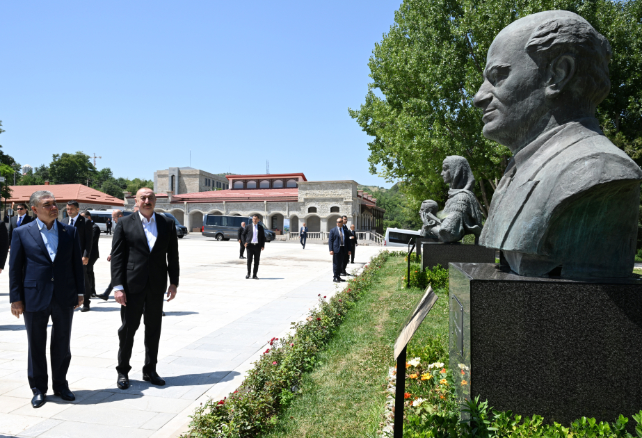 President Ilham Aliyev and Chairman of Turkmenistan’s Halk Maslahaty view bullet-riddled monuments of Natavan, Bulbul, and Uzeyir Hajibeyli in Shusha (PHOTO)