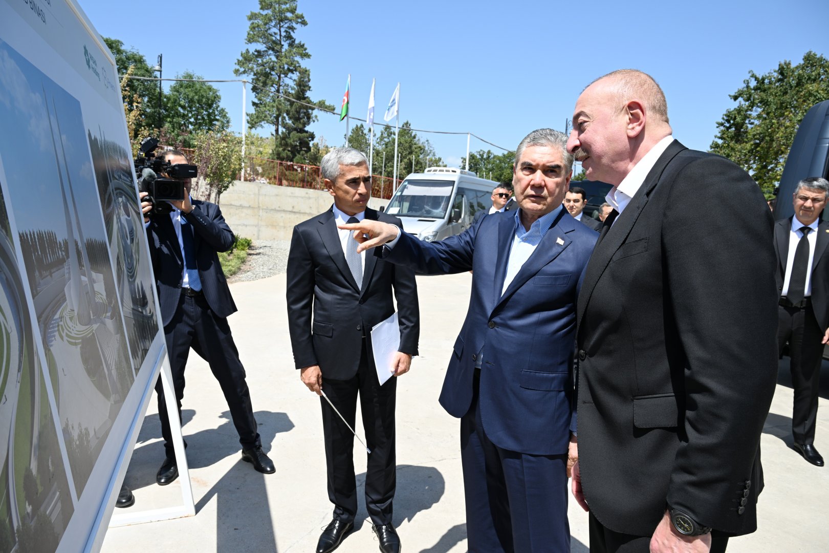 President Ilham Aliyev, Chairman of Halk Maslahaty of Turkmenistan review construction progress at New Shusha Mosque (PHOTO)