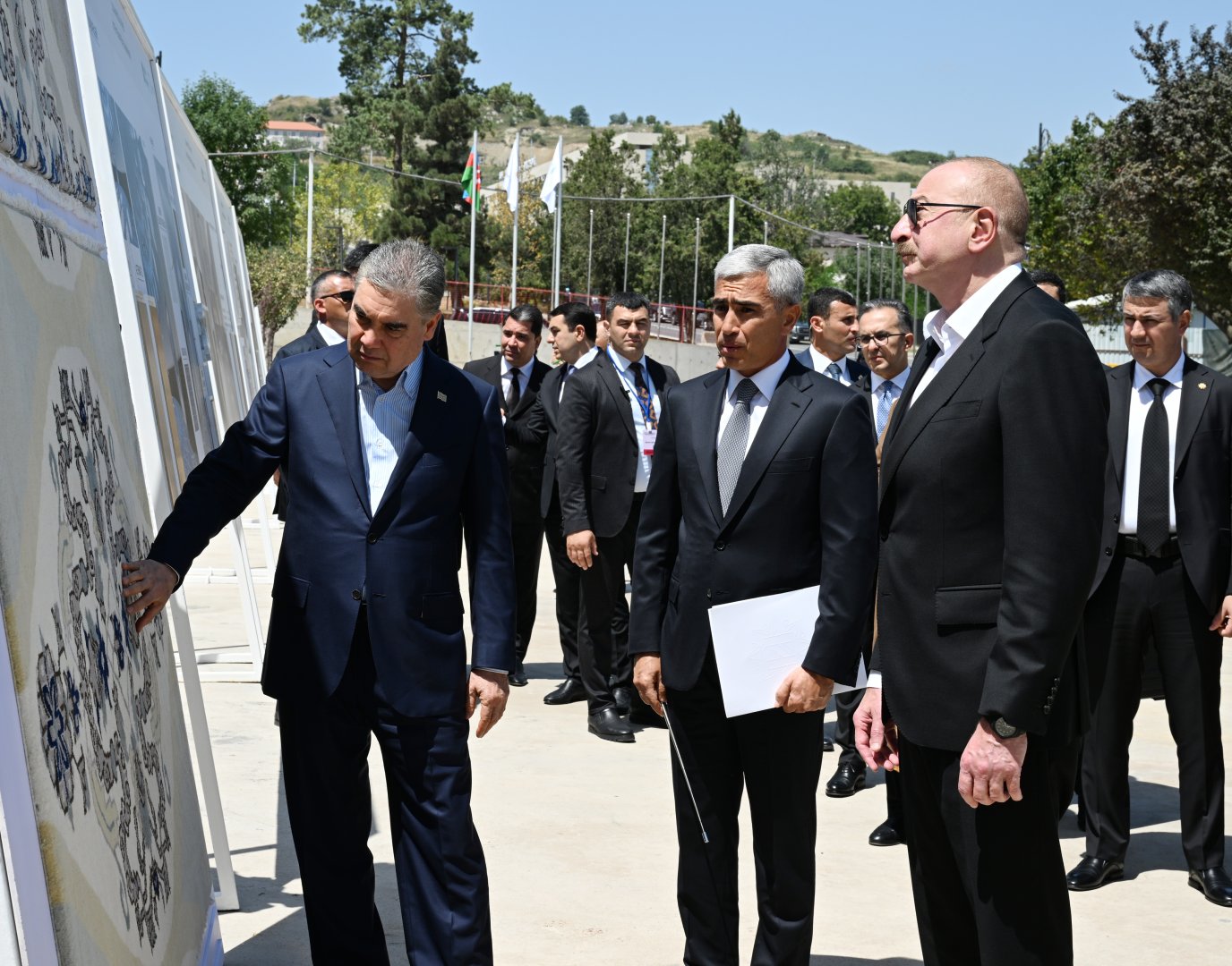 President Ilham Aliyev, Chairman of Halk Maslahaty of Turkmenistan review construction progress at New Shusha Mosque (PHOTO)
