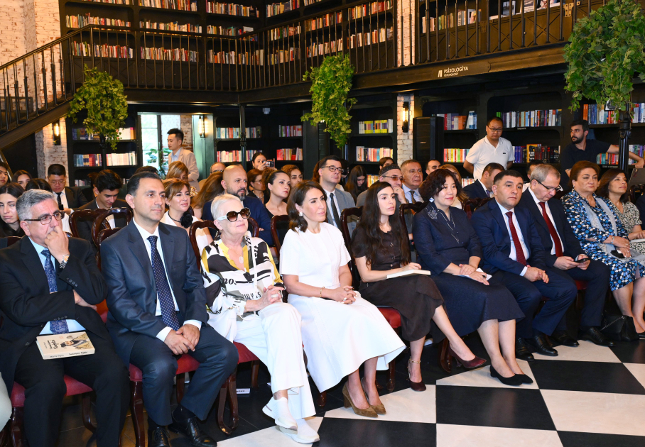 Heydar Aliyev Foundation VP Leyla Aliyeva attends evening on “The Confucius That We Don’t Know” at Baku Book Center (PHOTO)