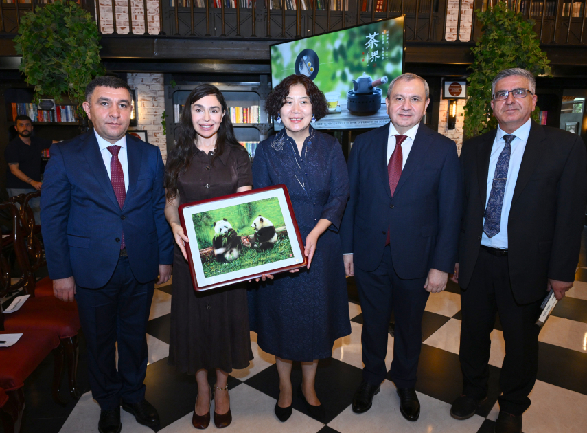 Heydar Aliyev Foundation VP Leyla Aliyeva attends evening on “The Confucius That We Don’t Know” at Baku Book Center (PHOTO)