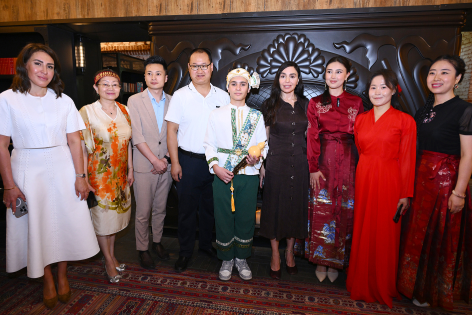 Heydar Aliyev Foundation VP Leyla Aliyeva attends evening on “The Confucius That We Don’t Know” at Baku Book Center (PHOTO)