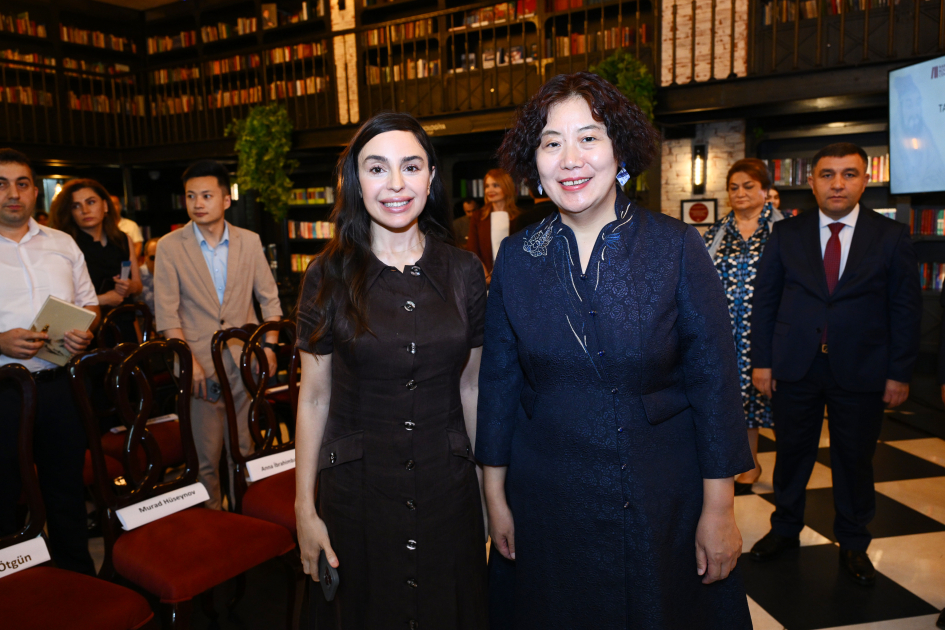 Heydar Aliyev Foundation VP Leyla Aliyeva attends evening on “The Confucius That We Don’t Know” at Baku Book Center (PHOTO)