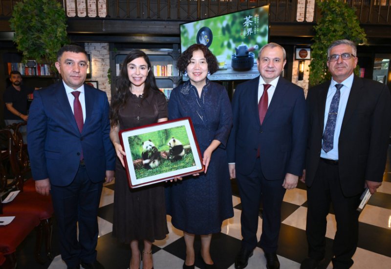 Heydar Aliyev Foundation VP Leyla Aliyeva attends evening on “The Confucius That We Don’t Know” at Baku Book Center (PHOTO)