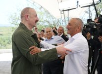 President Ilham Aliyev visits Khanyurdu village in Khojaly, meets with relocated residents (PHOTO)
