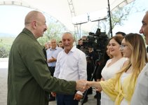 President Ilham Aliyev visits Khanyurdu village in Khojaly, meets with relocated residents (PHOTO)