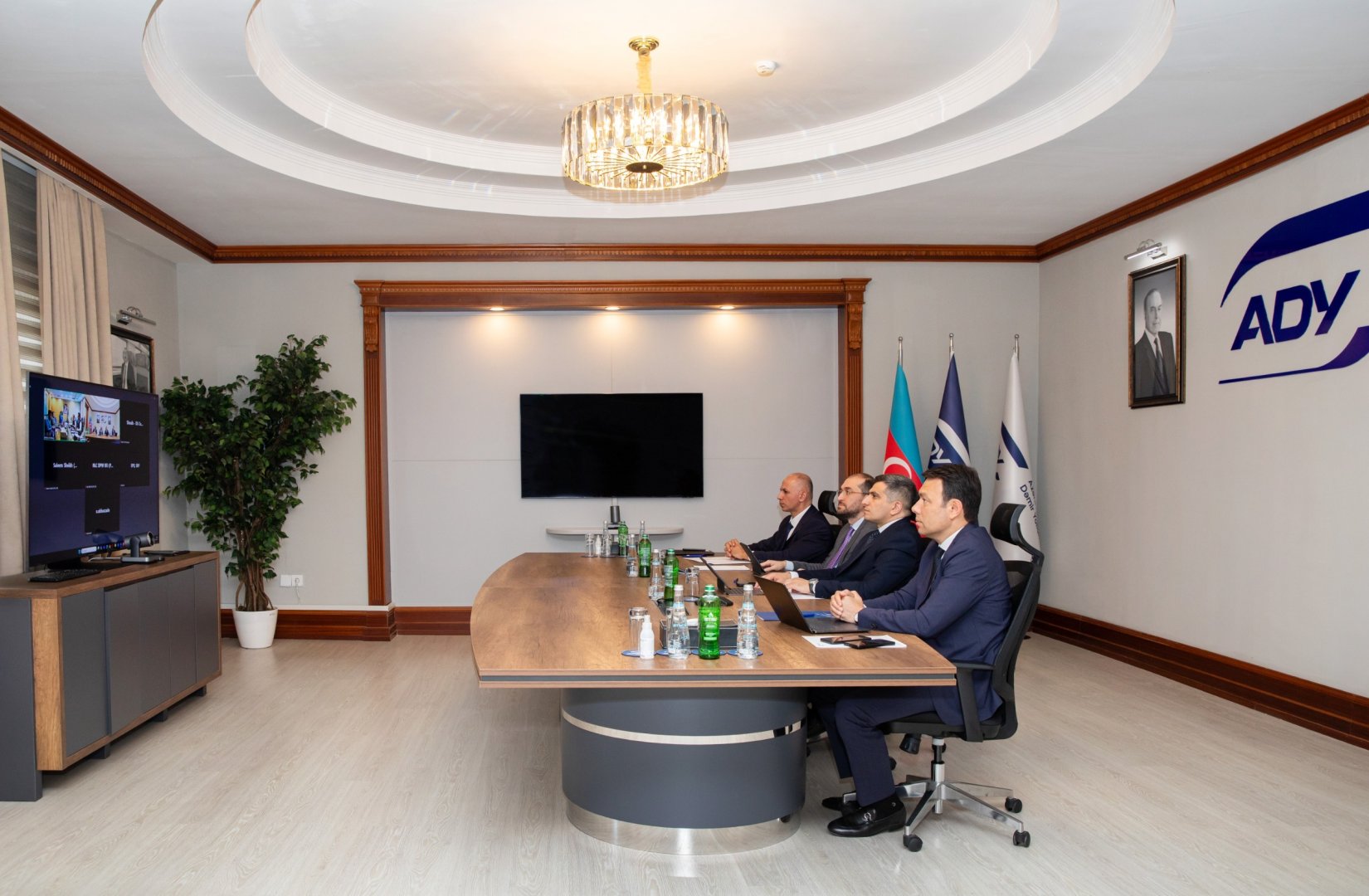 Azerbaijan, Pakistan hold talks on expanding railway cooperation (PHOTO)