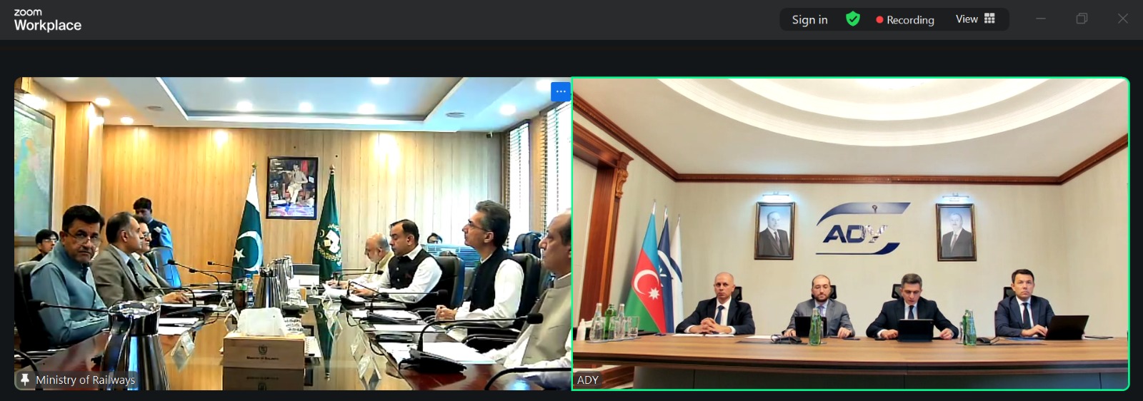 Azerbaijan, Pakistan hold talks on expanding railway cooperation (PHOTO)