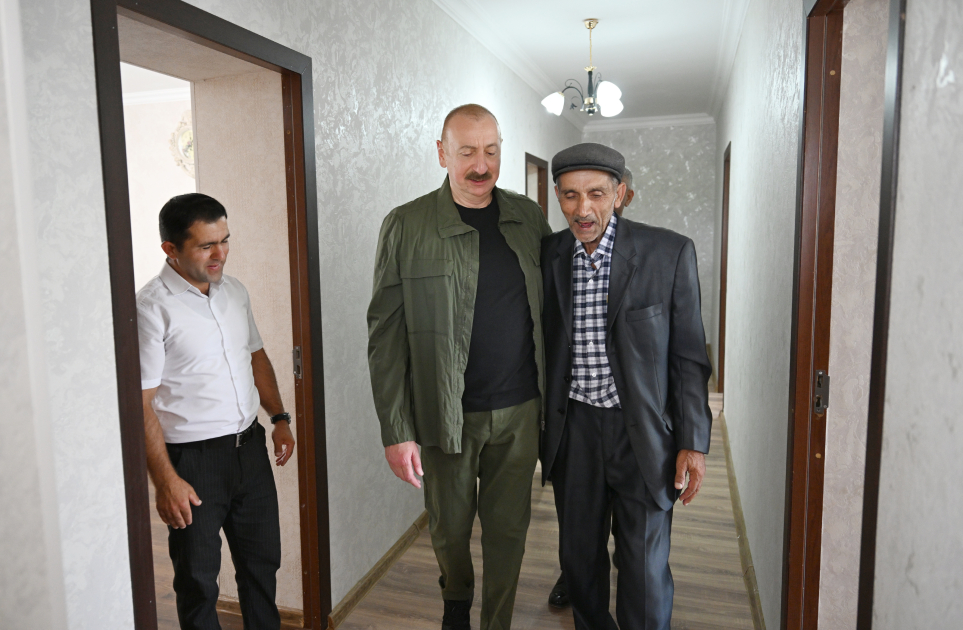 President Ilham Aliyev visits Khanyurdu village in Khojaly, meets with relocated residents (PHOTO)