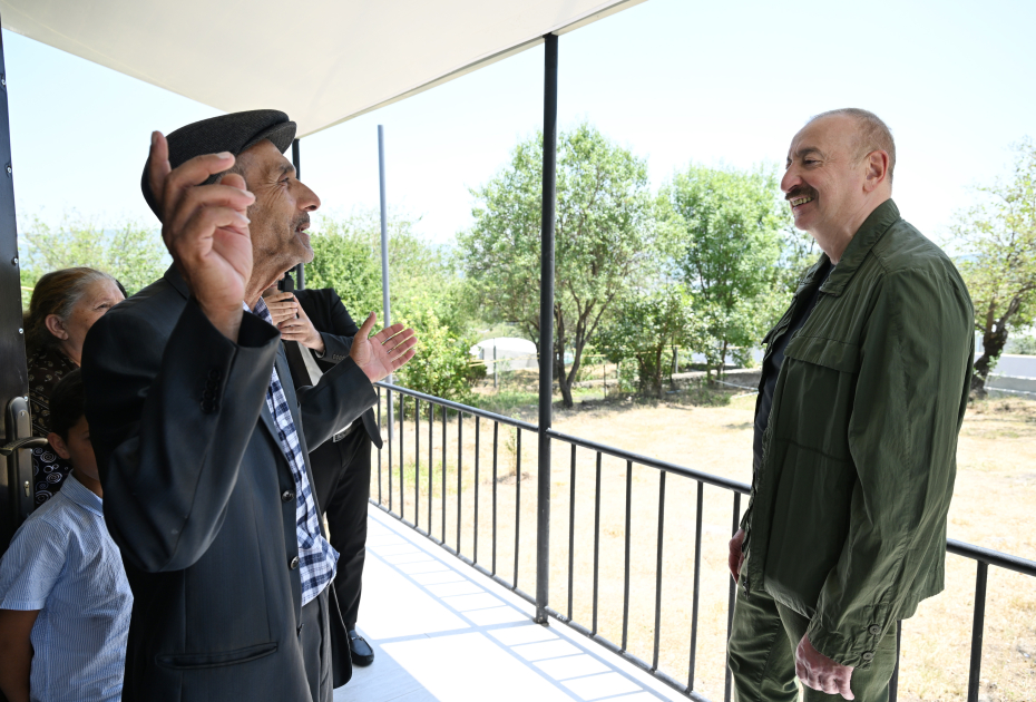 President Ilham Aliyev visits Khanyurdu village in Khojaly, meets with relocated residents (PHOTO)