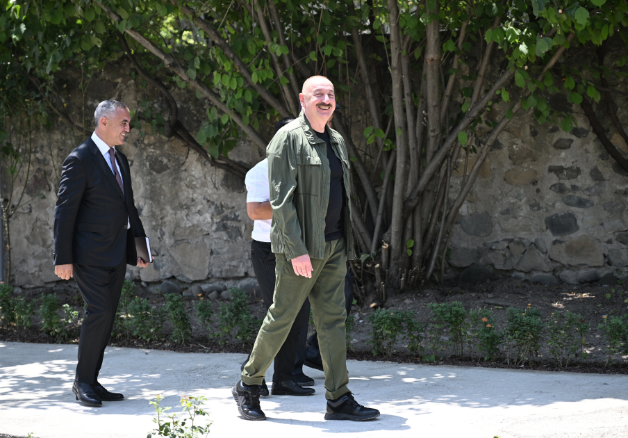 President Ilham Aliyev visits Khanyurdu village in Khojaly, meets with relocated residents (PHOTO)