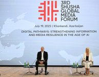 President Ilham Aliyev attends meeting with participants of 3rd Shusha Global Media Forum (PHOTO/VIDEO)