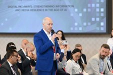 President Ilham Aliyev attends meeting with participants of 3rd Shusha Global Media Forum (PHOTO/VIDEO)