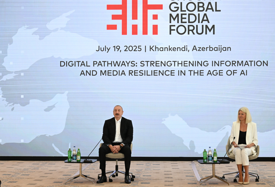 President Ilham Aliyev attends meeting with participants of 3rd Shusha Global Media Forum (PHOTO/VIDEO)