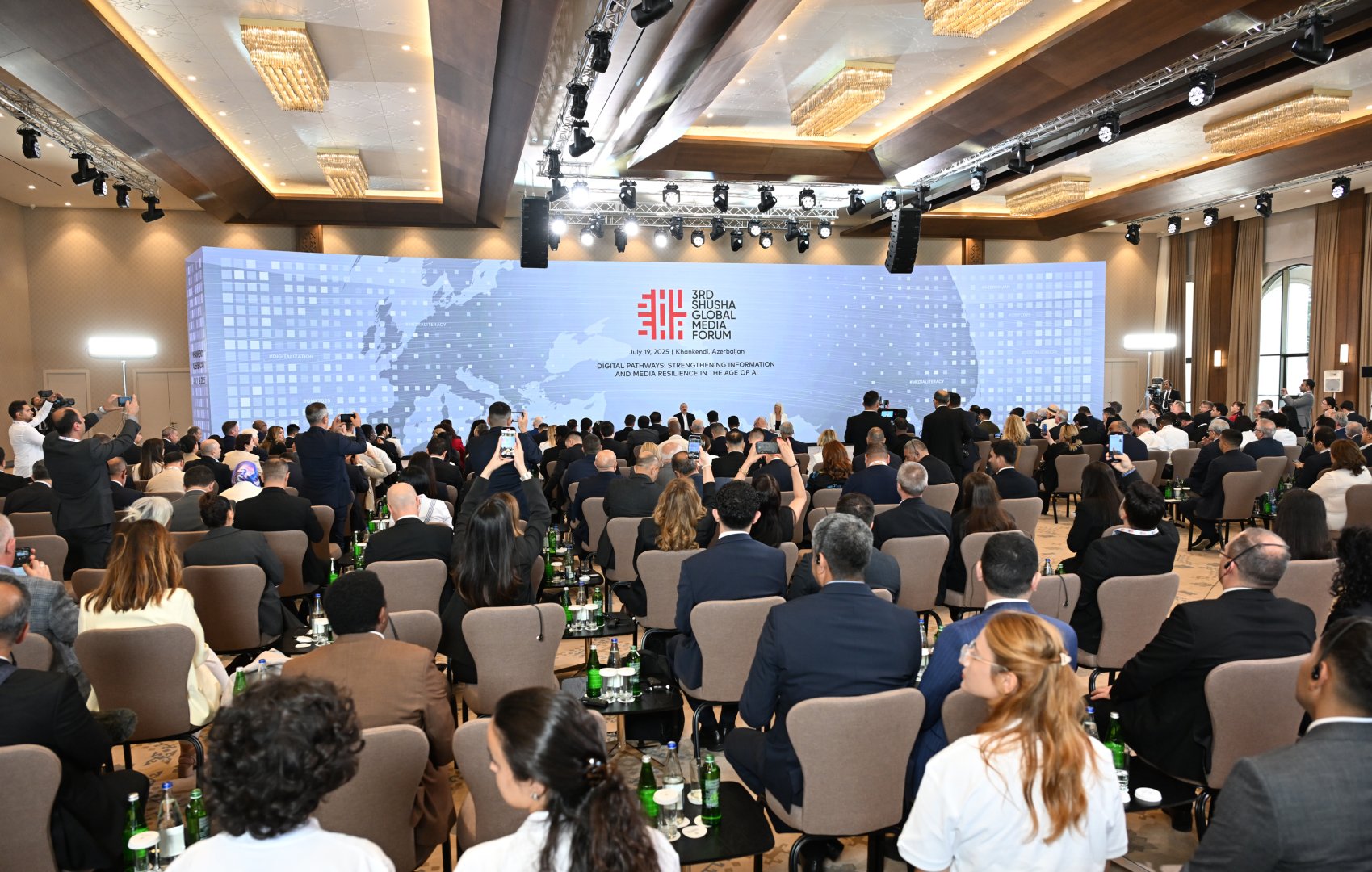 President Ilham Aliyev attends meeting with participants of 3rd Shusha Global Media Forum (PHOTO/VIDEO)