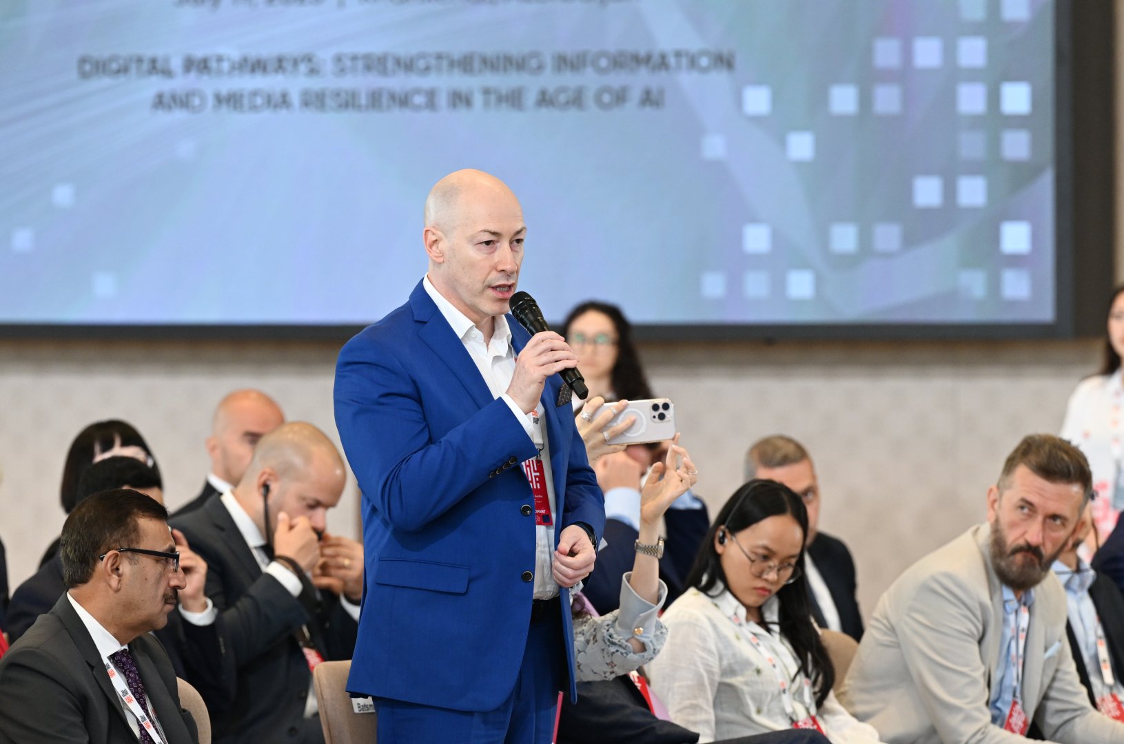 President Ilham Aliyev attends meeting with participants of 3rd Shusha Global Media Forum (PHOTO/VIDEO)