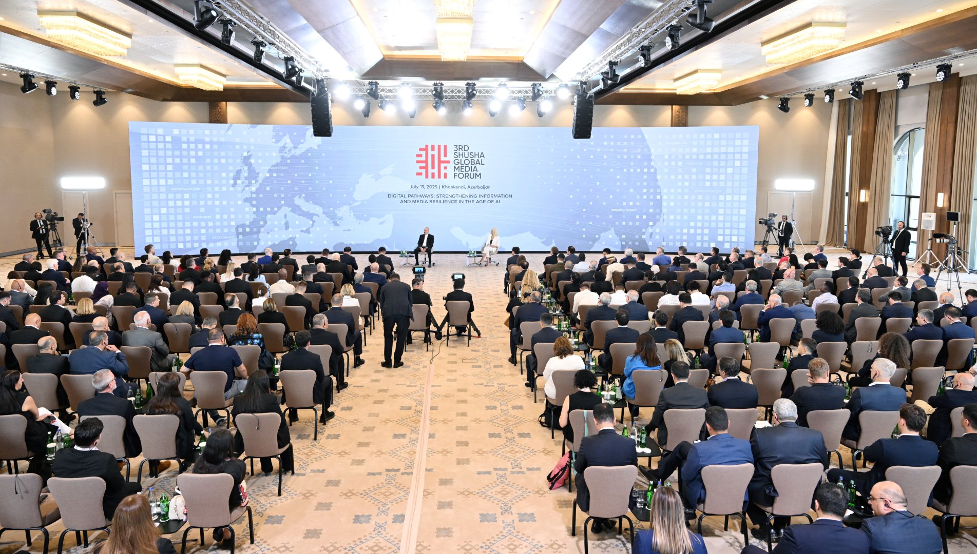 President Ilham Aliyev attends meeting with participants of 3rd Shusha Global Media Forum (PHOTO/VIDEO)