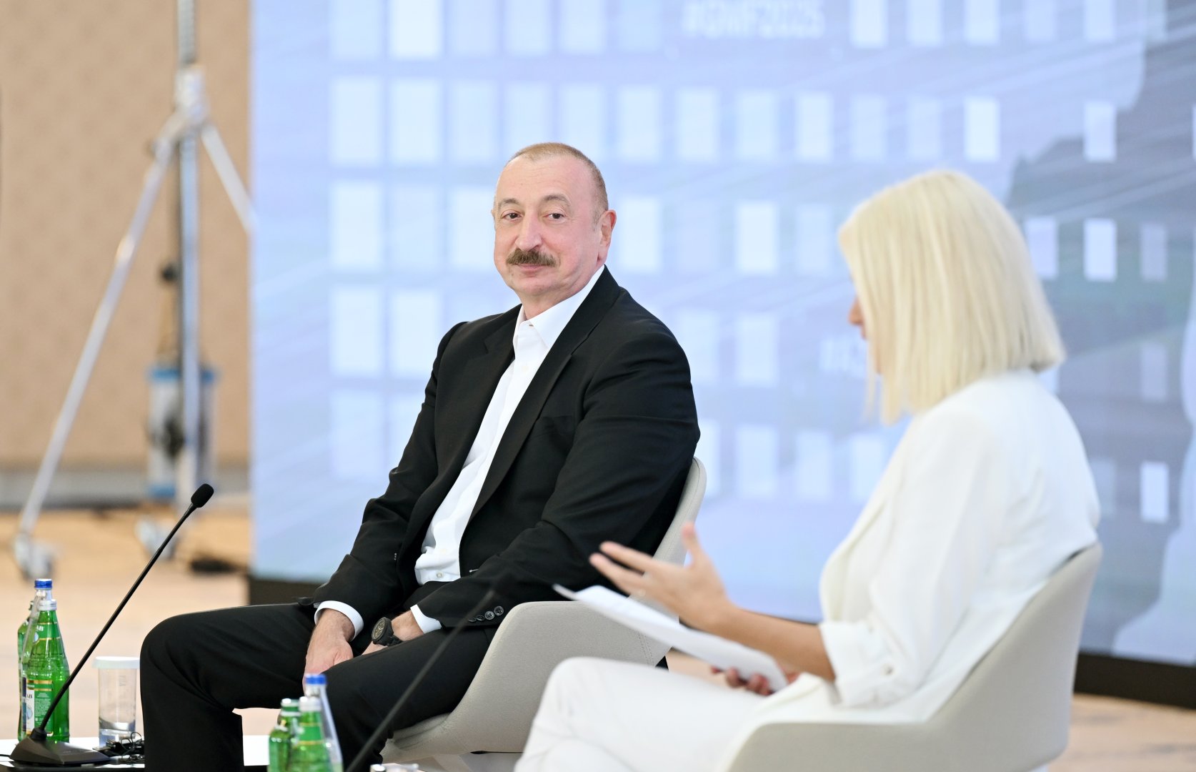 President Ilham Aliyev attends meeting with participants of 3rd Shusha Global Media Forum (PHOTO/VIDEO)