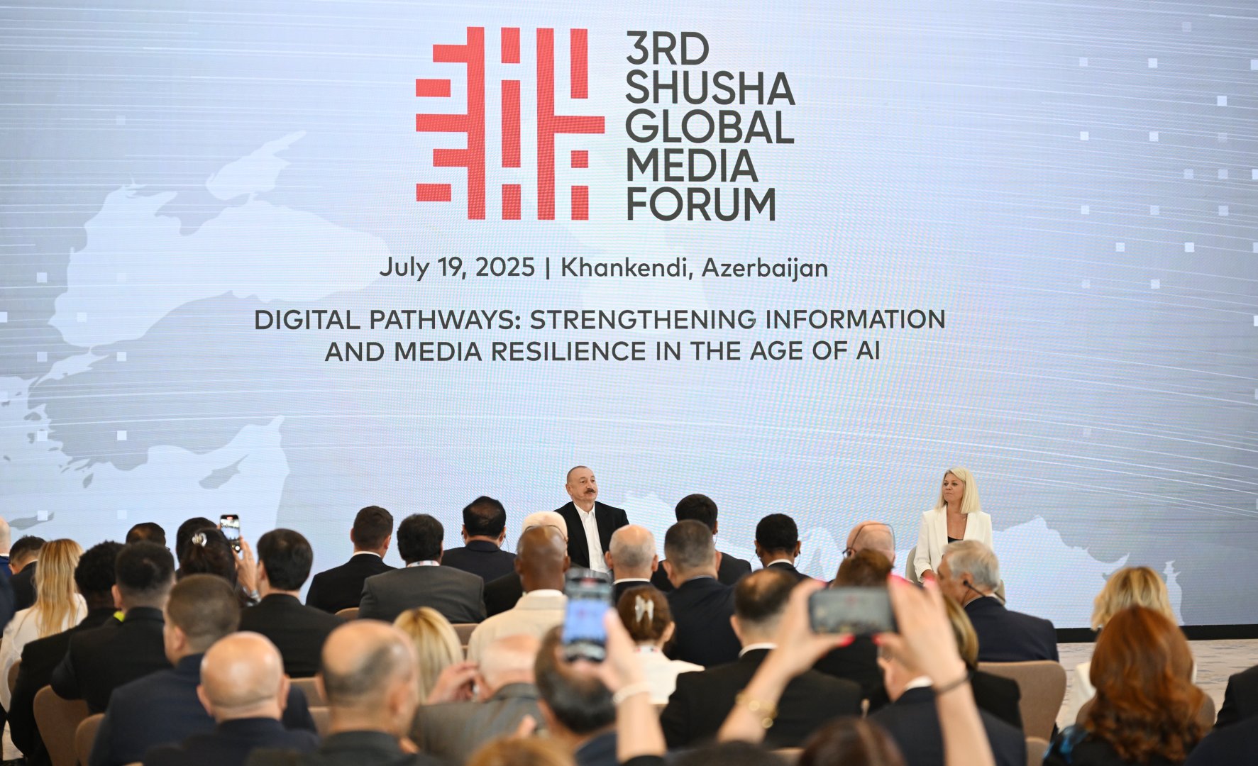 President Ilham Aliyev attends meeting with participants of 3rd Shusha Global Media Forum (PHOTO/VIDEO)