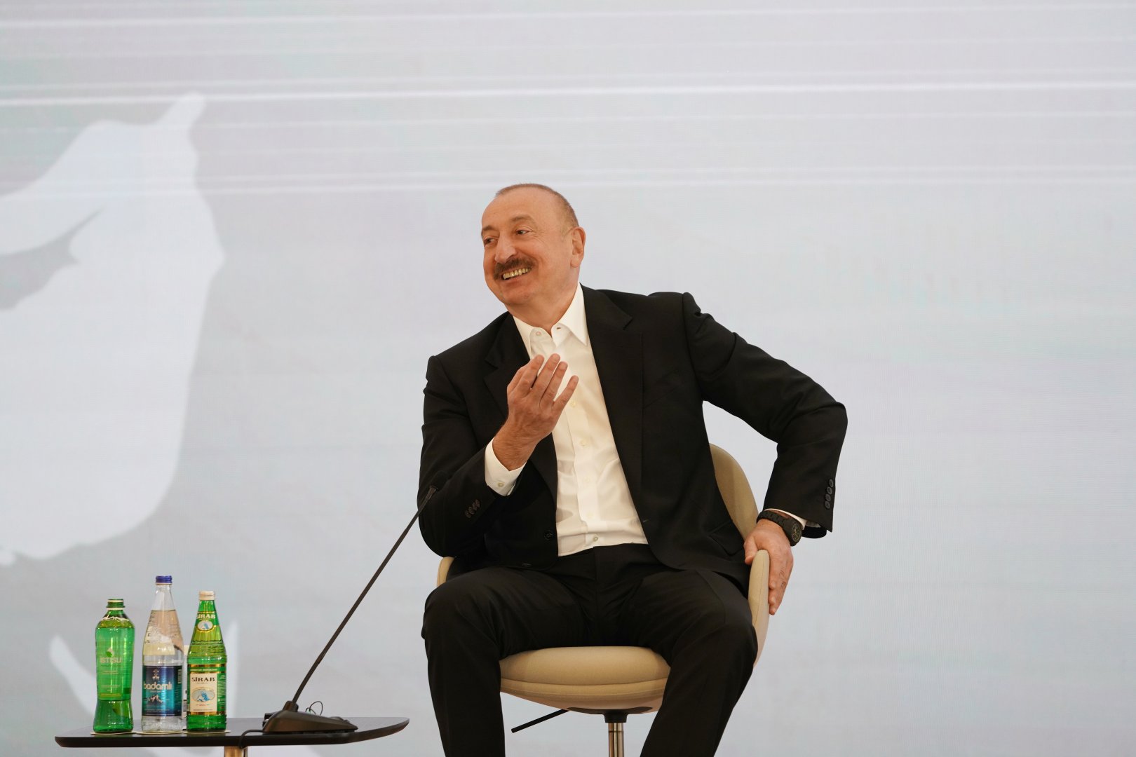 President Ilham Aliyev attends meeting with participants of 3rd Shusha Global Media Forum (PHOTO/VIDEO)